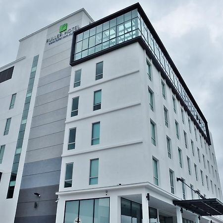 Fuller Hotel Kulim Buitenkant foto