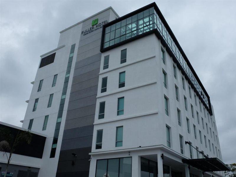 Fuller Hotel Kulim Buitenkant foto