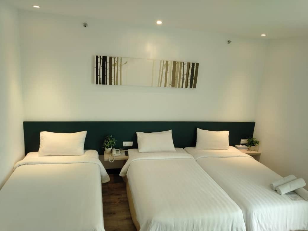 Fuller Hotel Kulim Buitenkant foto