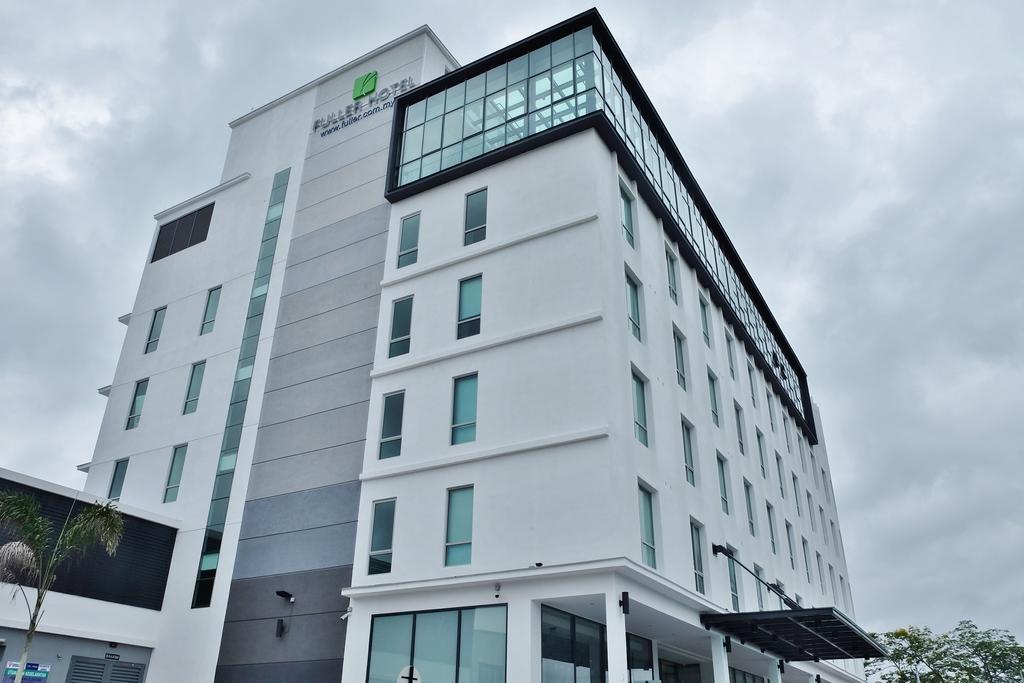 Fuller Hotel Kulim Buitenkant foto